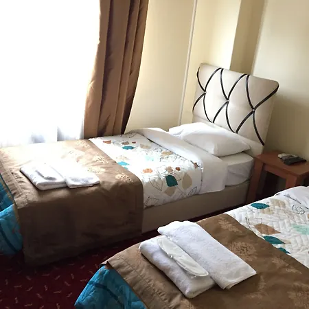 Hotel Paris 2*