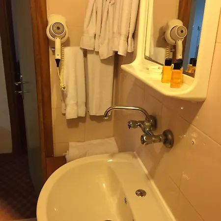 Hotel Paris 2*