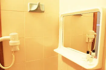 Paris Hotel 2*