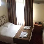 Hotel Paris 2*
