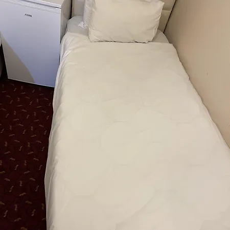Paris Hotel 2*