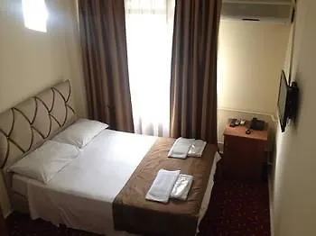 Hotel Paris 2*