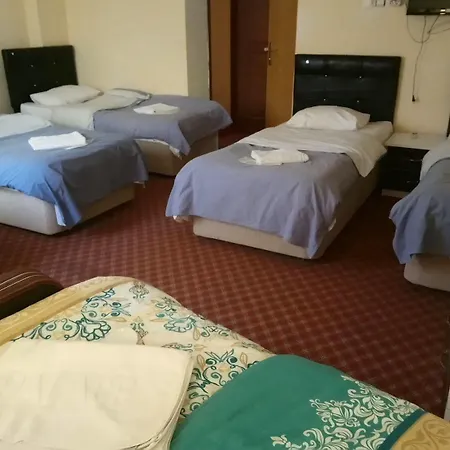 Paris Hotel 2*